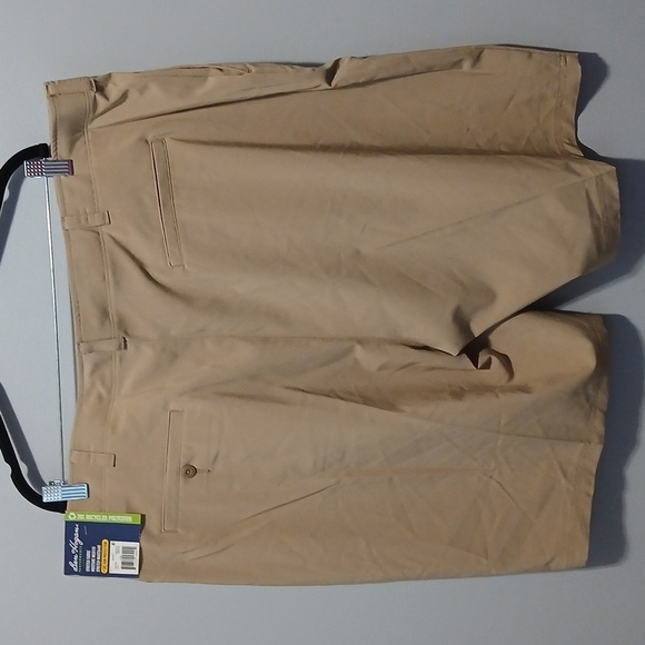 Ben Hogan Performance Chinchillia Shorts Tan Men's Size 46 NWT - Picture 2 of 4